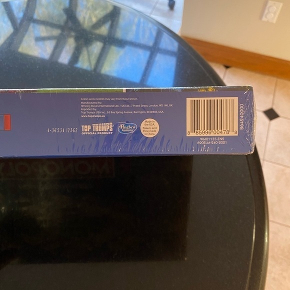 Monopoly GREENWICH EDITION Board Game | BRAND NEW - Picture 3 of 4